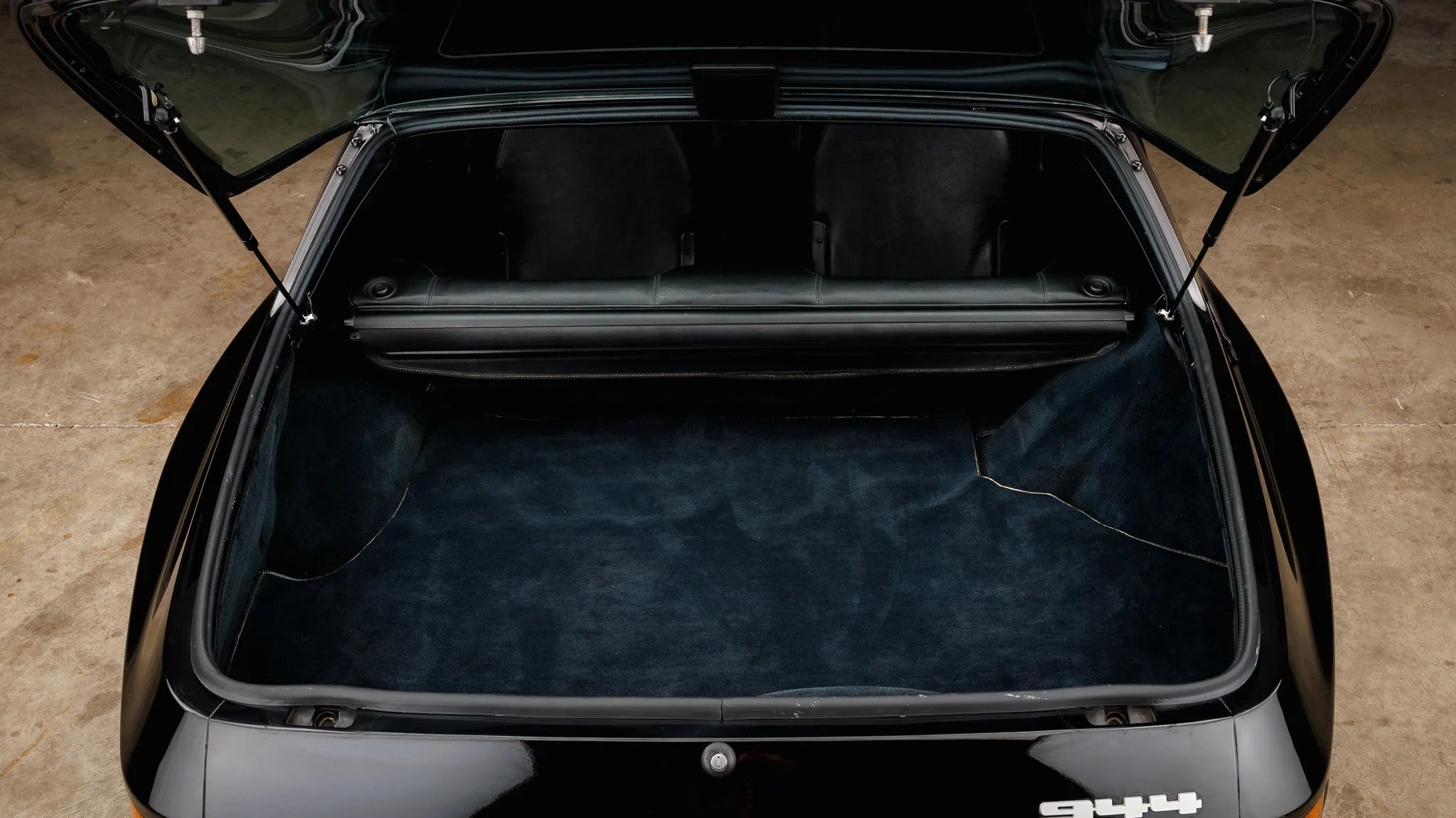 1982-91 Porsche 944 Coupe With Space-Saver Tire Trunk Carpet Kit